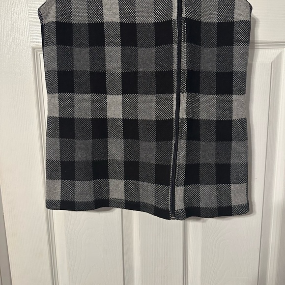 Chaps Women’s Buffalo Plaid Sweater Vest - Picture 3 of 12